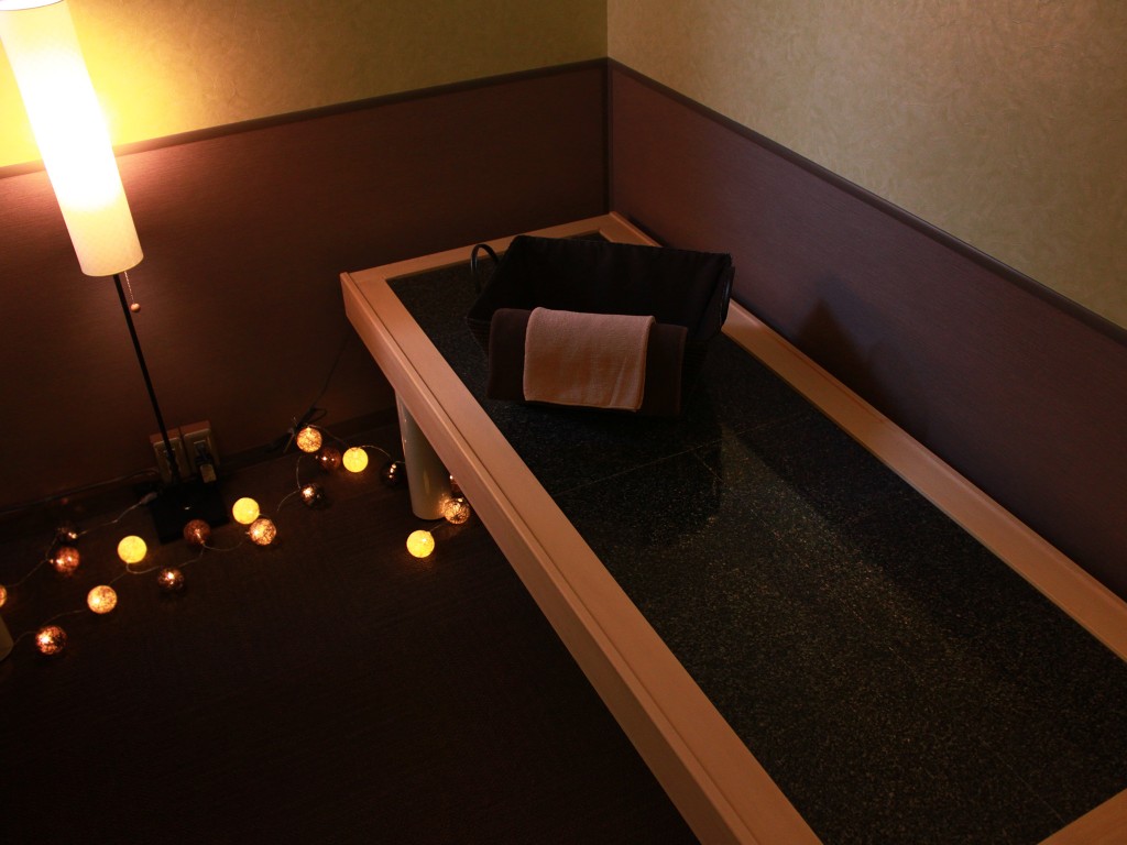 岩盤浴_ベッド型の個室